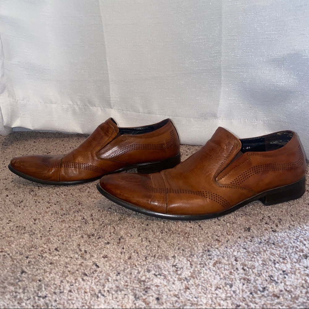 Bally men’s slide on wingtip leather shoes